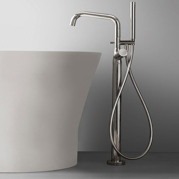 Напольный смеситель для ванны, с ручным душем и шлангом, цвет: полированная сталь арт. ARUB1112A Agape Square